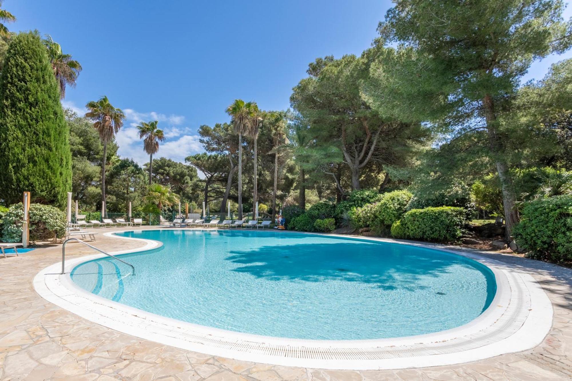 Residence Pierre & Vacances La Pinede อิแยร์ ภายนอก รูปภาพ