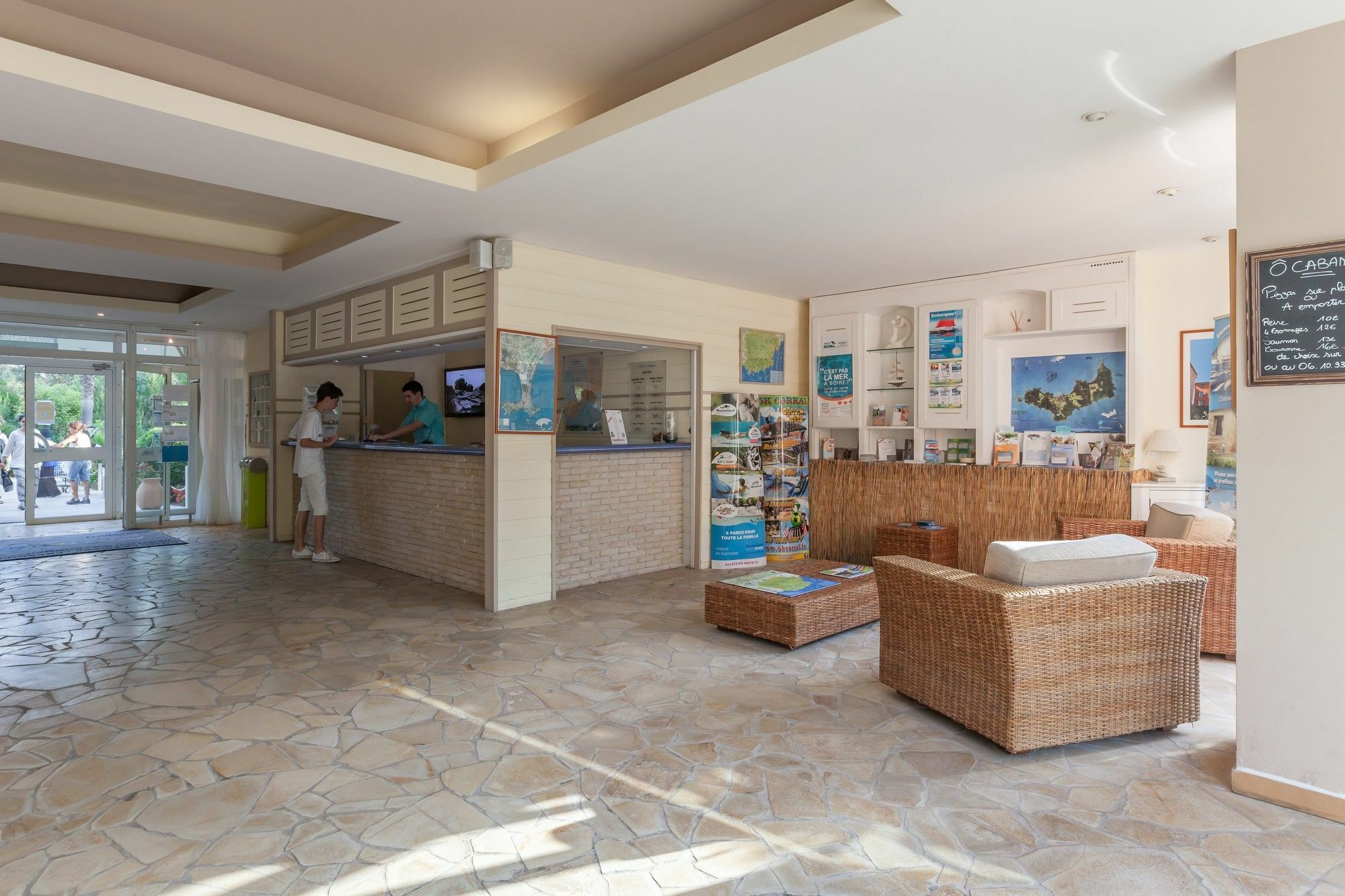 Residence Pierre & Vacances La Pinede อิแยร์ ภายนอก รูปภาพ